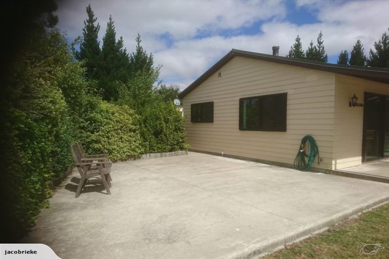 Photo of property in 35 Queen Street, Coalgate, 7673