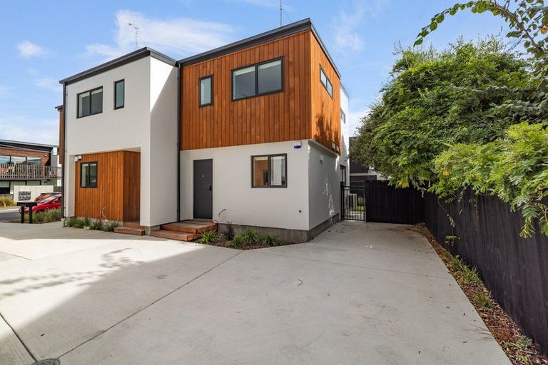 Photo of property in 10 Exeter Street, Lyttelton, 8082