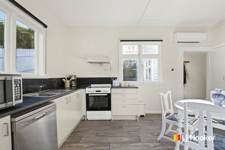 Photo of property in 27 Bruce Street, Roslyn, Dunedin, 9011