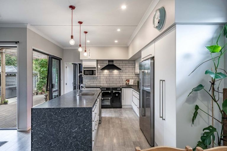 Photo of property in 775 Queens Drive, Waikiwi, Invercargill, 9810