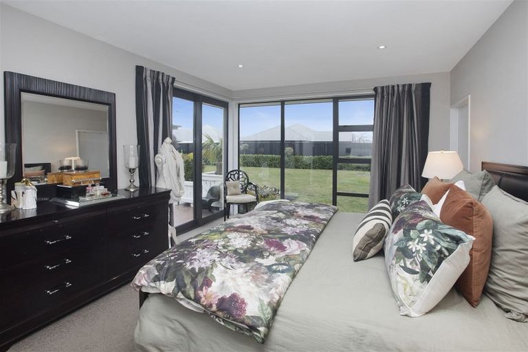 Photo of property in 11 Churchill Drive, Rangiora, 7400