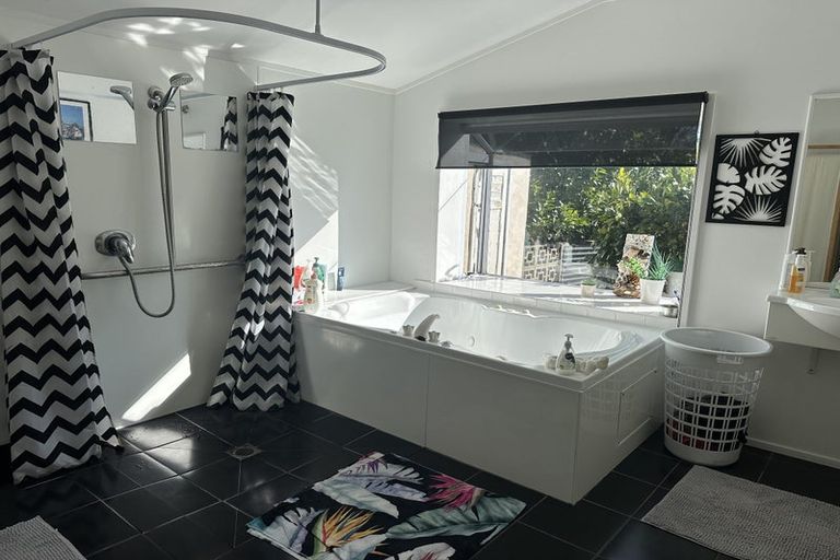 Photo of property in 220 Great South Road, Huntly, 3700