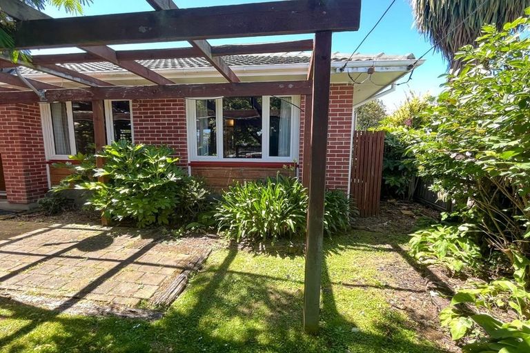 Photo of property in 2 Shaftesbury Street, Avonhead, Christchurch, 8042