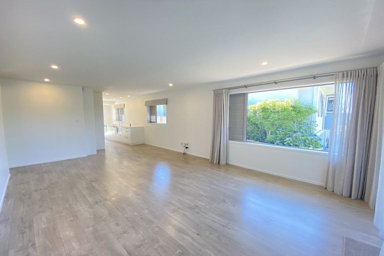 Photo of property in 2/6 Poseidon Place, Half Moon Bay, Auckland, 2012