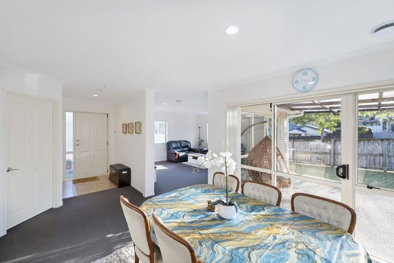 Photo of property in 48 San Marino Drive West, Henderson, Auckland, 0612