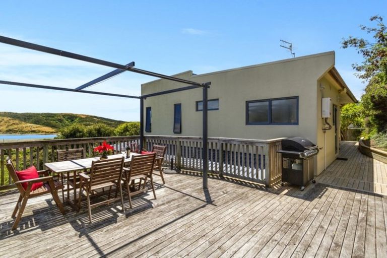 Photo of property in 8a Kiriwai Road, Paremata, Porirua, 5024
