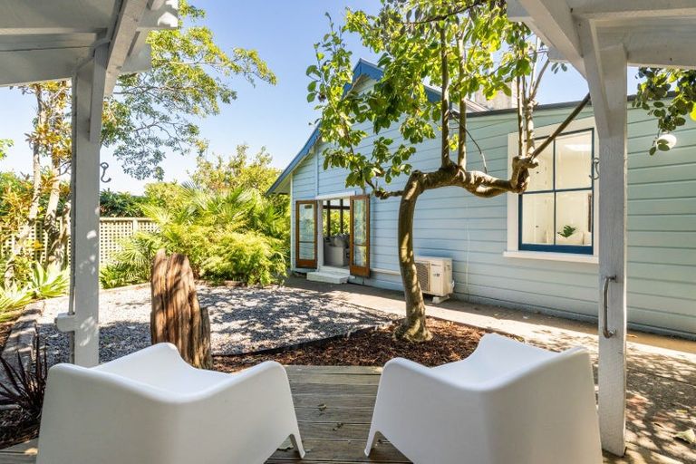 Photo of property in 79 Milton Road, Bluff Hill, Napier, 4110
