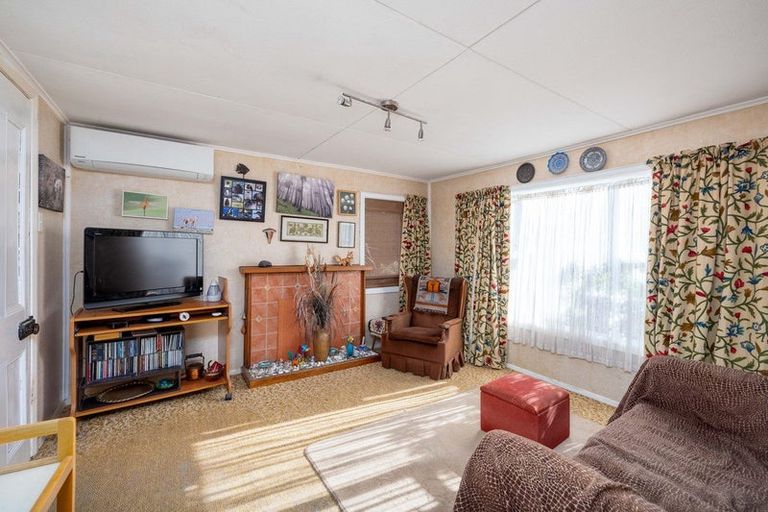 Photo of property in 37 Hillview Road, Birdlings Flat, Little River, 7591