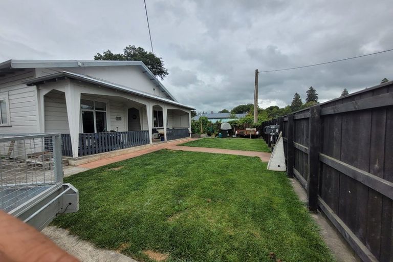 Photo of property in 9 Ruataniwha Street, Waipawa, 4210