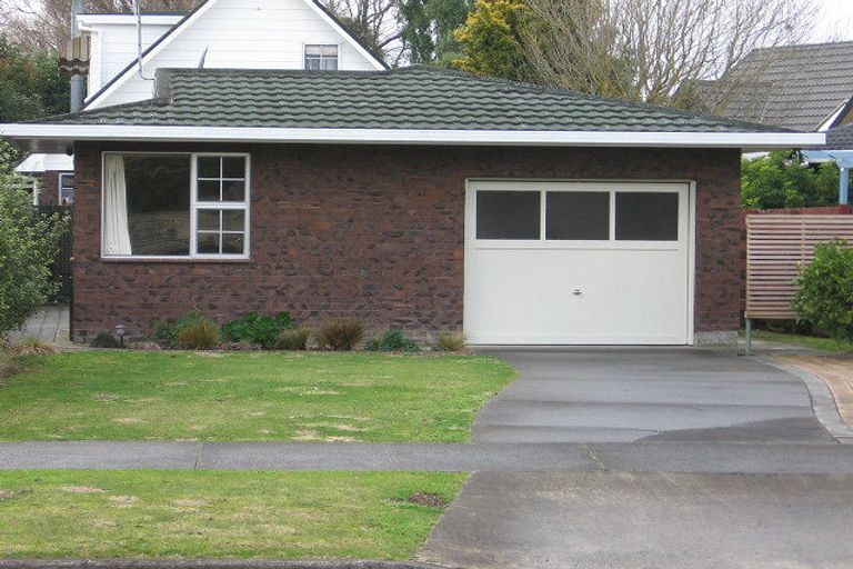 Photo of property in 79 Churchill Avenue, Hokowhitu, Palmerston North, 4410