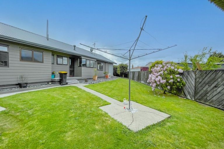 Photo of property in 17 Miller Place, Ngatea, 3503