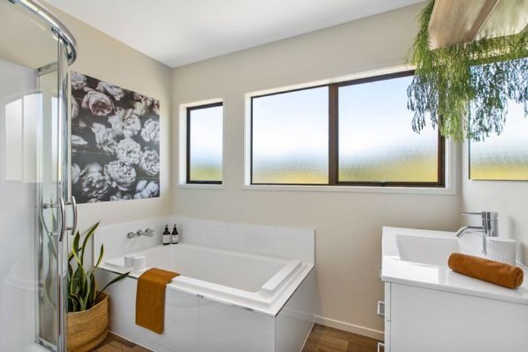 Photo of property in 38 Vandeleur Avenue, Birkdale, Auckland, 0626