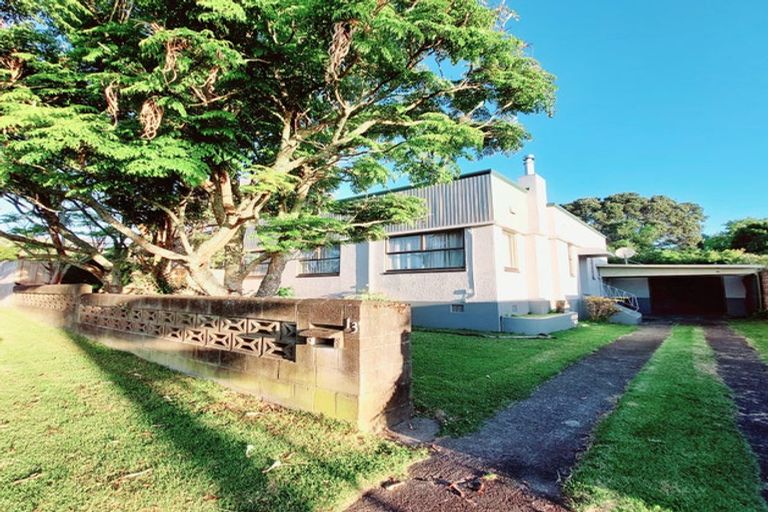 Photo of property in 13 Westwell Road, Belmont, Auckland, 0622