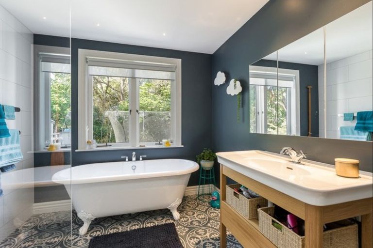 Photo of property in 2 Chenery Road, Red Beach, 0932