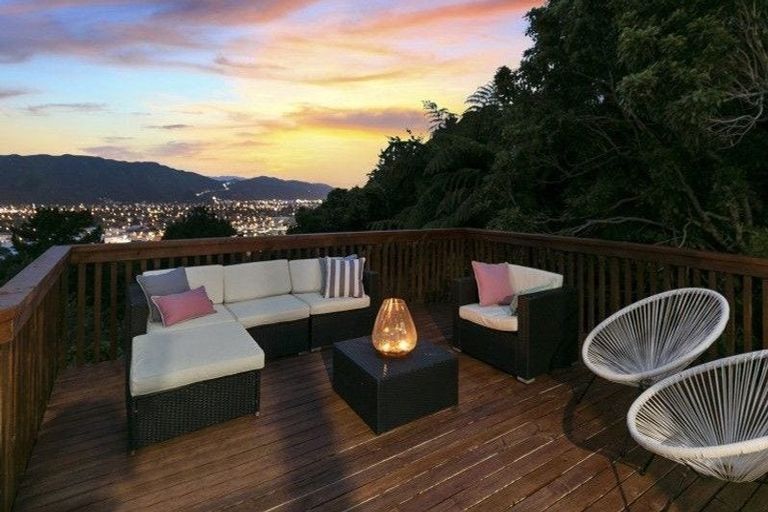 Photo of property in 71a Tirohanga Road, Tirohanga, Lower Hutt, 5010