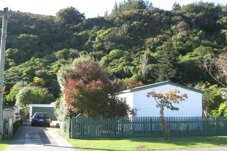 Photo of property in 75 Gillespies Road, Birchville, Upper Hutt, 5018
