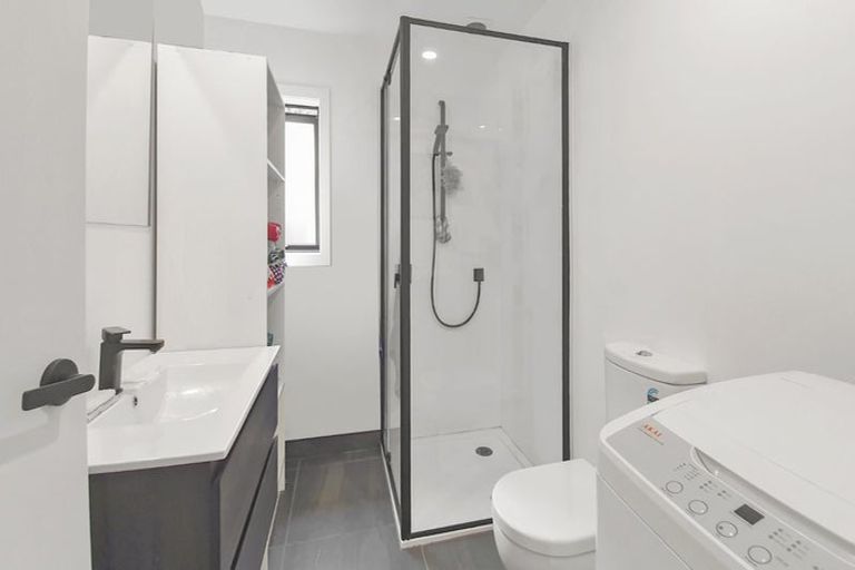 Photo of property in 38 Hawkhurst Road, Lyttelton, 8082