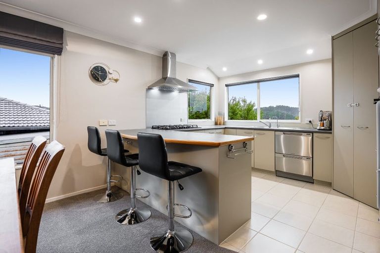 Photo of property in 30 Roberta Crescent, Orewa, 0931