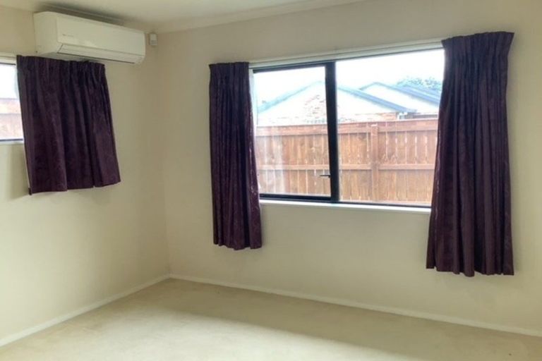 Photo of property in 37 De Menech Grove, Avalon, Lower Hutt, 5011