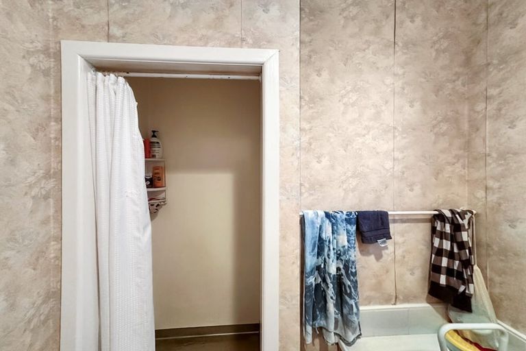 Photo of property in 43 Manuka Street, Castlecliff, Whanganui, 4501