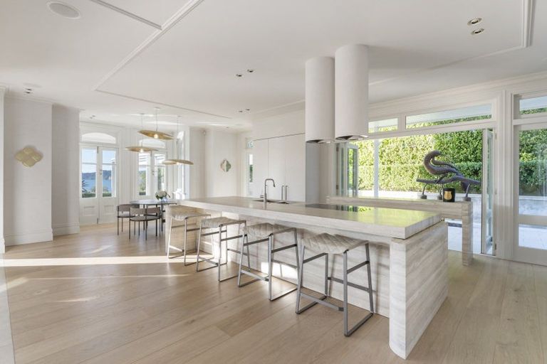 Photo of property in 27 Marine Parade, Herne Bay, Auckland, 1011