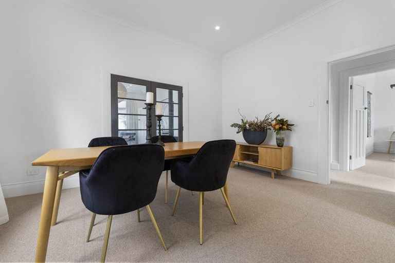 Photo of property in 19 West Avenue, Saint Clair, Dunedin, 9012