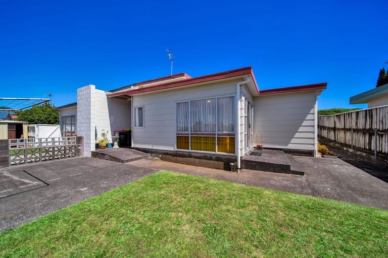 Photo of property in 4a Brierley Place, Marfell, New Plymouth, 4310
