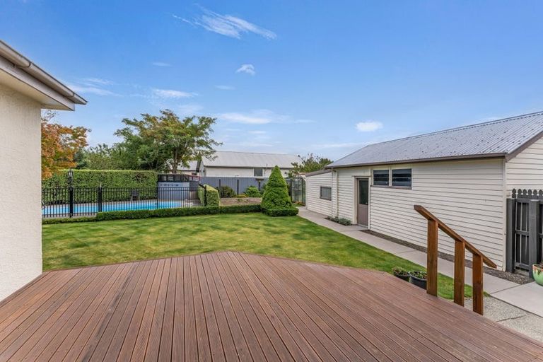 Photo of property in 6 Earnslaw Crescent, Bryndwr, Christchurch, 8053