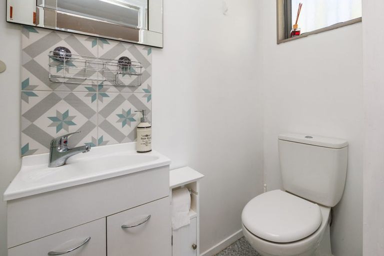 Photo of property in 25 Dahlstrom Grove, Kelvin Grove, Palmerston North, 4414