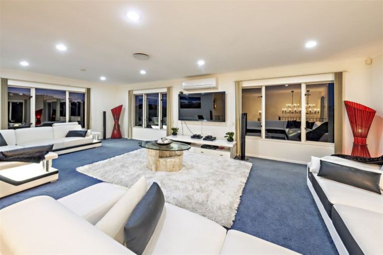 Photo of property in 1 Kumar Place, The Gardens, Auckland, 2105