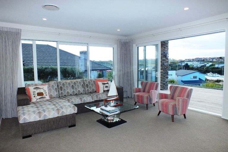 Photo of property in 10 Discovery Drive, Gulf Harbour, Whangaparaoa, 0930