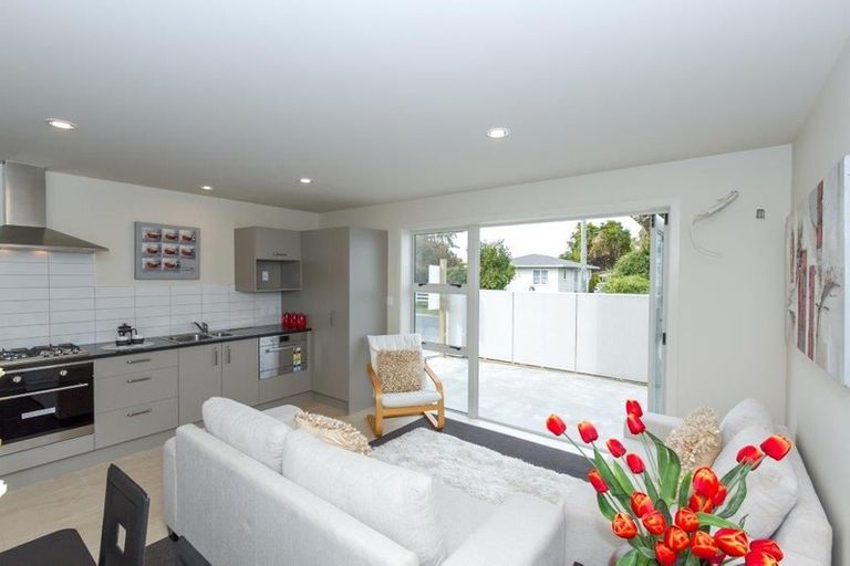 Photo of property in 2/23 Beatty Street, Melville, Hamilton, 3206