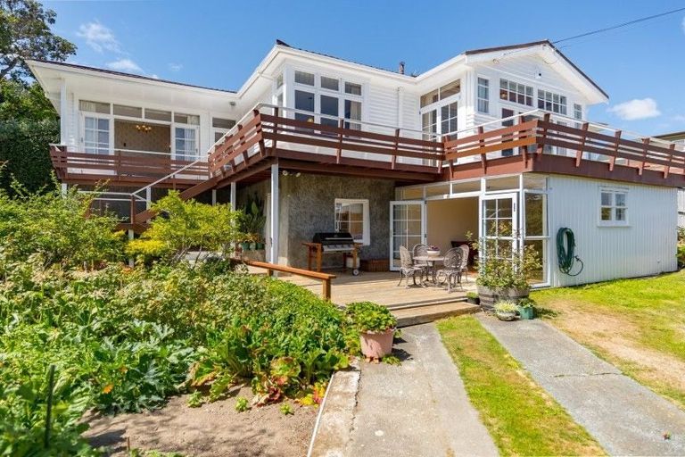 Photo of property in 12 Whanake Street, Titahi Bay, Porirua, 5022