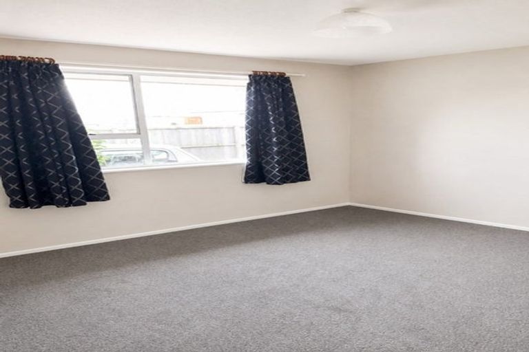 Photo of property in 2/77a Halswell Road, Hillmorton, Christchurch, 8025