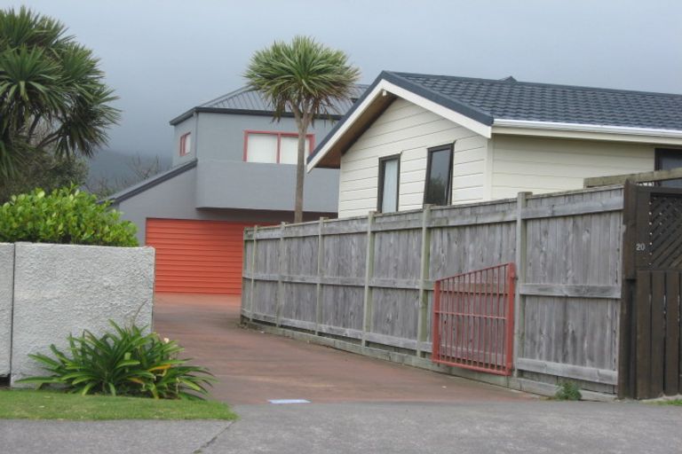 Photo of property in 20 Messenger Terrace, Oakura, 4314