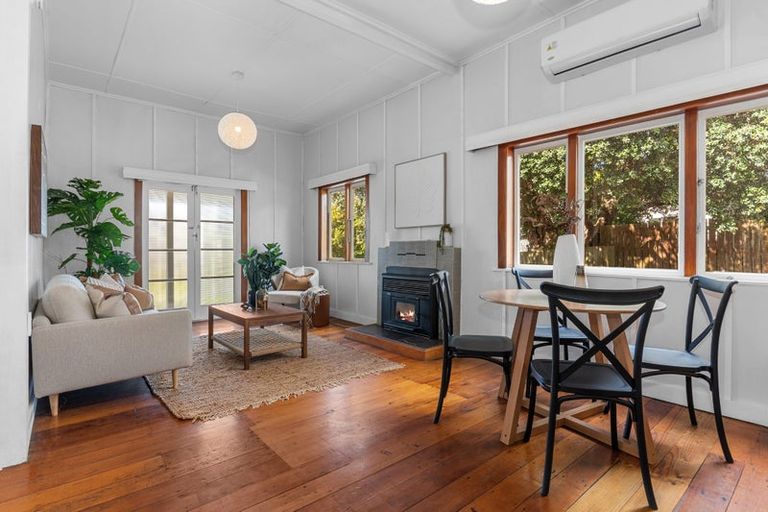 Photo of property in 1 Whimp Avenue, Onerahi, Whangarei, 0110
