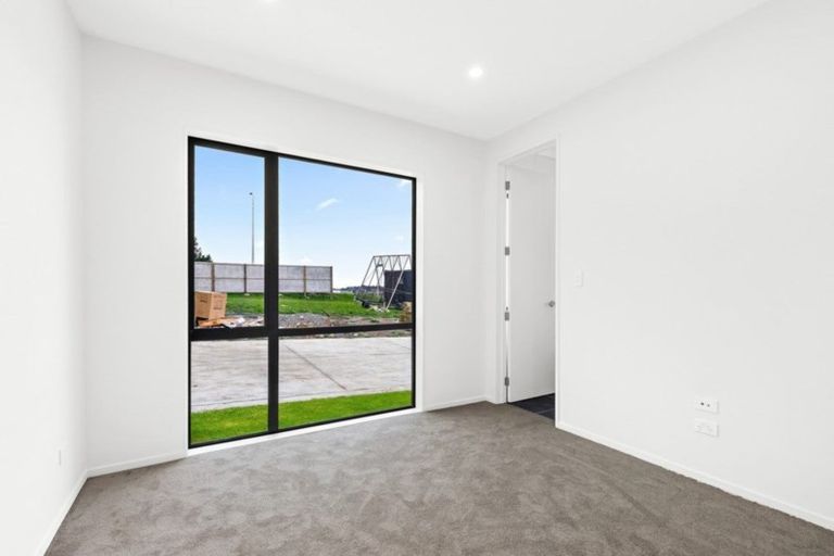 Photo of property in 3a Matakohe Road, Westgate, Auckland, 0814