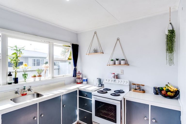 Photo of property in 14 Leicester Avenue, Tamatea, Napier, 4112