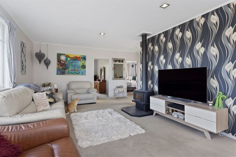 Photo of property in 98 Northcote Road, Northcote, Christchurch, 8052