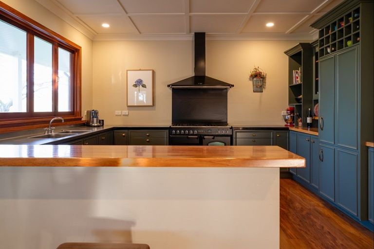 Photo of property in 116 Saint Andrews Road, Havelock North, 4130