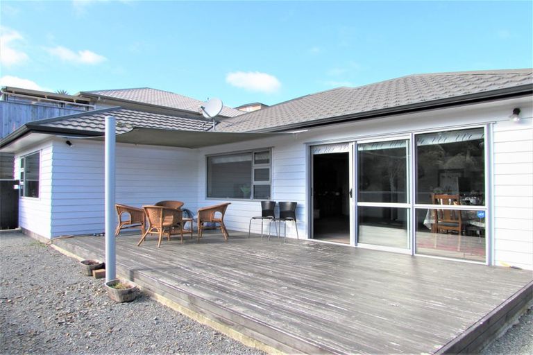 Photo of property in 15 Speldhurst Grove, Stokes Valley, Lower Hutt, 5019