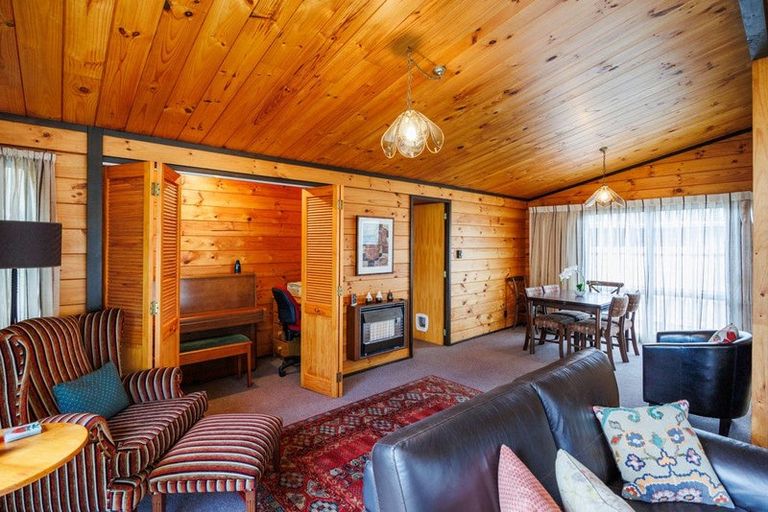 Photo of property in 35 Moyne Avenue, Milson, Palmerston North, 4414