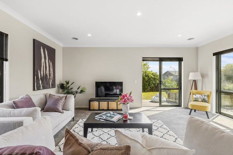 Photo of property in 4 Edington Grove, Churton Park, Wellington, 6037