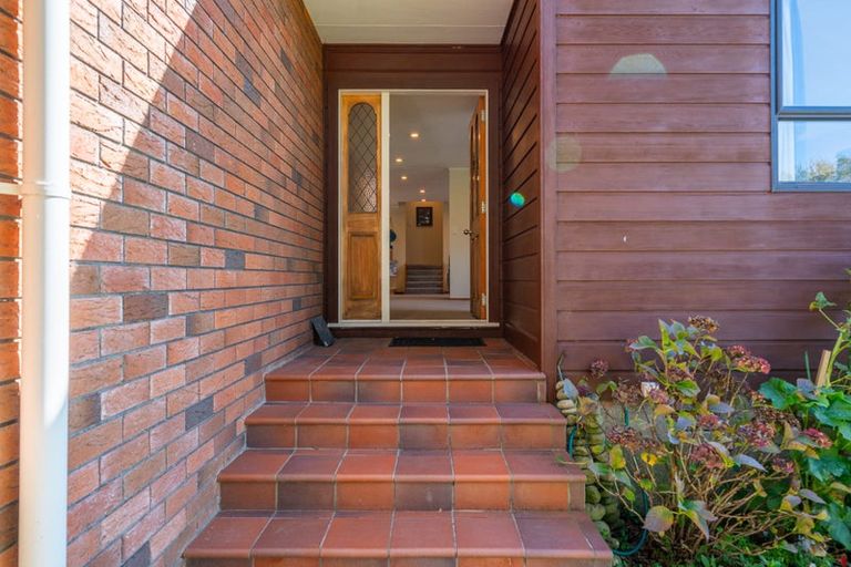 Photo of property in 36 Albatross Close, Whitby, Porirua, 5024