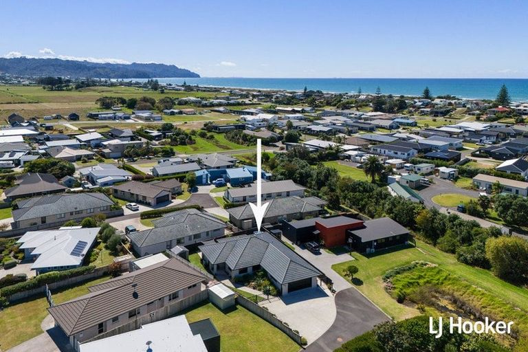Photo of property in 14 Reel Road, Athenree, Waihi Beach, 3611