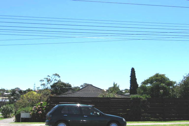 Photo of property in 1/51 Shakespeare Road, Milford, Auckland, 0620