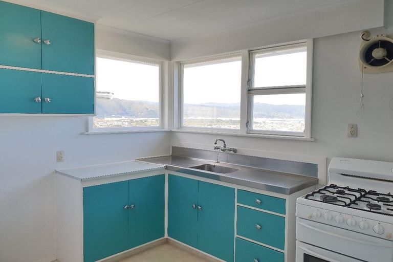 Photo of property in 21 Magnolia Grove, Maungaraki, Lower Hutt, 5010