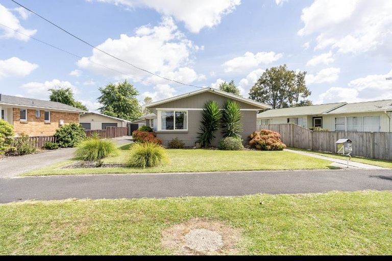 Photo of property in 43 Lewis Street, Glenview, Hamilton, 3206