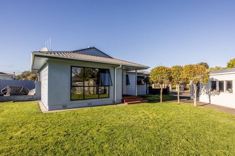 Photo of property in 28 Peppertree Glade, Kelvin Grove, Palmerston North, 4414