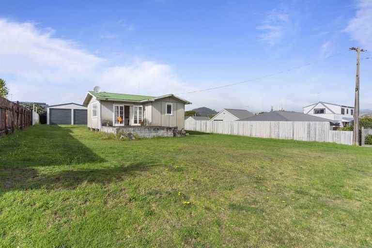Photo of property in 207 Tamaki Road, Whangamata, 3620